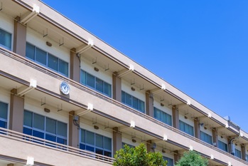 高校にかかる費用は学費だけじゃない？高校無償化は本当？