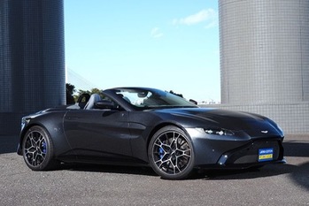 英国ダンディの象徴。アストンマーティン・ヴァンテージ・ロードスターの骨太世界