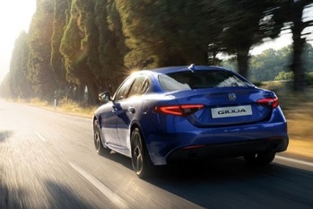 アルファロメオ・ジュリアにスポーツ性と上質感を兼ね備えた新グレードの「Ti」が登場