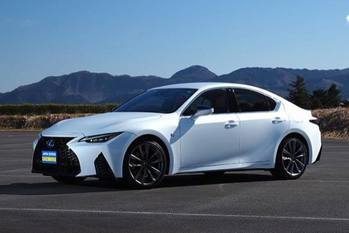 欧州御三家を凌駕したか？最新レクサスISの頭抜けたバランス感覚