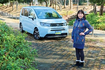 竹岡圭 K&コンパクトカー【ヒットの真相】ホンダ・フリード「広くて快適な3列目、視界よし」(2025年4月号)