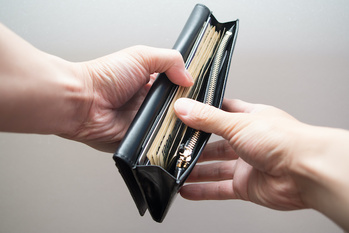 「お金持ちは長財布」はもう時代遅れ？