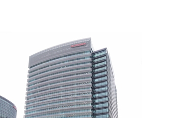 「名経営者」はどこで間違ったのか　ゴーンと日産、20年の光と影,法木秀雄