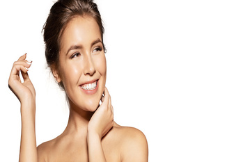 奇跡のアラフィフ！50代モテ女性の特徴とは？