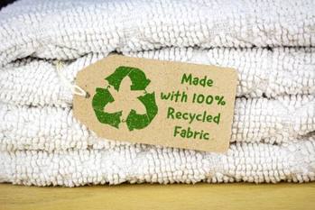 アースポロからリ・コットンソックスまで再生繊維をまとう夏