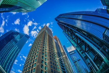 相次ぐオフィス縮小移転、東京都心から「会社が消える」のか？