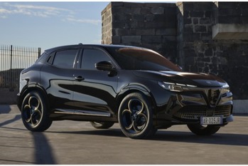 アルファロメオ・ジュニアの新ラグジュアリーグレード「インテンサ」が日本発売