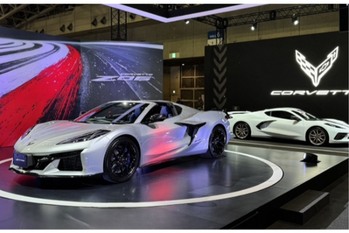 GMが東京オートサロン2026でシボレー・コルベットZ06の改良モデルを日本初公開
