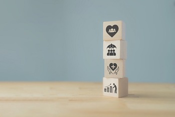 シニア層の「身体」と「お金」に関するデータ。2つに潜む共通点とは ?