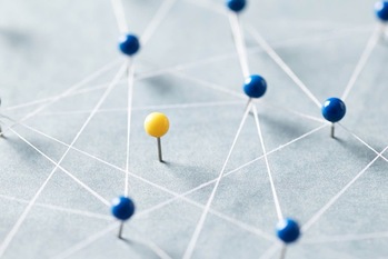 点（ドット）と点を結ぶ：FRB金利予測のタカ派的修正に市場が反応