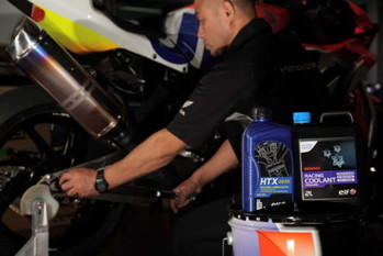 冬だからと極端に低粘度のオイルは危険！バイクのエンジンオイルの選び方