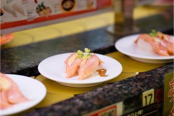 スシロー、実は高年収企業？回転寿司業界の平均年収ランキング 