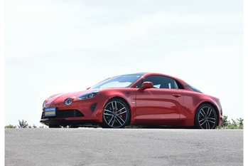 【今買っておきたい21世紀名車】感動のフレンチMR2シーター、アルピーヌA110の肖像