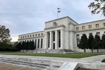 アメリカの利下げ局面突入で世界・日本の景気はどうなる？ 現状や見通しを解説