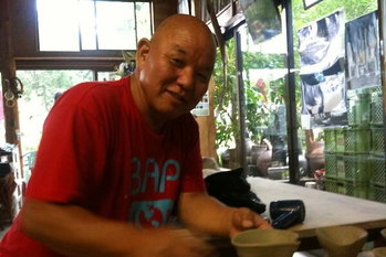 前衛と大衆を横断した芸術家　クマさんの愛称で親しまれた篠原勝之さんが死去