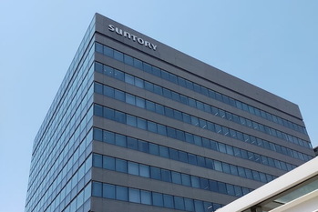 会長辞任でも株価は無風　サントリー会長の電撃辞任に市場が冷静なワケ【いづも巳之助の一株コラム】