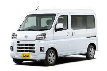 トヨタ・ピクシス バンが一部改良で予防安全機能と装備を拡充