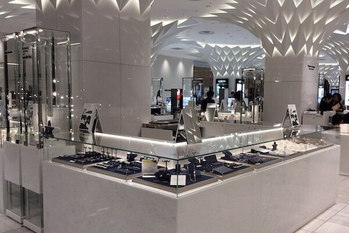 フェスタリアHDの26年8月期は8700万円の最終赤字　厳しい立ち上がりも通期見通しは維持