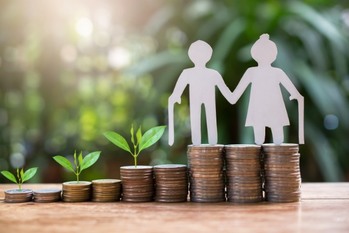 企業型DCとは？iDeCoとの違いや加入のメリット、改正法の変更点まで解説