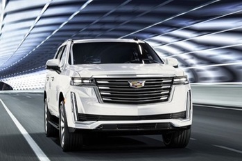 高級3列シートSUVのキャデラック・エスカレードがボディカラーの刷新や機能装備の見直しを実施
