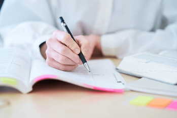 厚生労働省が推奨するキャリアチェンジのための汎用的スキルを知ろう！