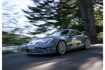 【ポルシェの実力/スペシャルモデル試乗】911S/Tは911誕生60周年記念ワインディングスペシャル。往年のモデルに敬意を払ったMT専用車