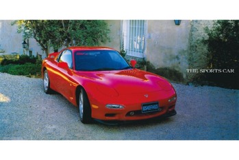 【復刻版カタログ】コンセプトは「THE SPORTS CAR」、圧倒的パフォーマンスで魅了した3代目アンフィニRX-7（FD3S型）の肖像
