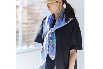 夏のコーデにワンポイント！華やかさを演出するスカーフを使いこなそう