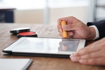 電子サインと電子印鑑でビジネスはどう変わる？企業にとってのメリット