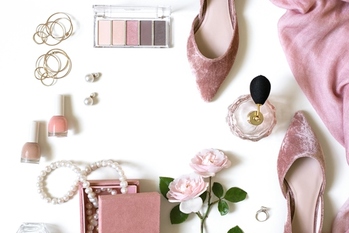 女性,ファッション,サブスクリプション,定額サービス