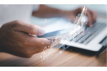 パソコン,スマートフォン,投資