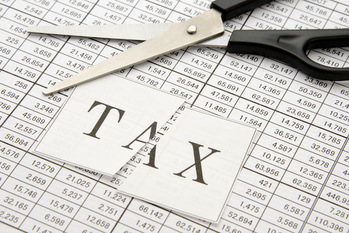 役員退職金の税金と支給額はどう算出する？適正な算出で節税効果を高めよう