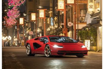 新型カウンタックLPI800-4日本上陸！ 元祖スーパーカーが提示する唯我独尊の思想とは