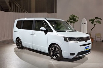 家族でより多くの感動を共有できるMPV6選