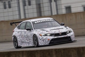 シビック・タイプRのレースカー「シビック・タイプR TCR」のプロトタイプが公開