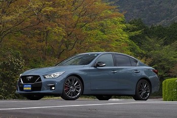 伝統を大切にしたスポーツセダン、スカイライン史上最強の400R