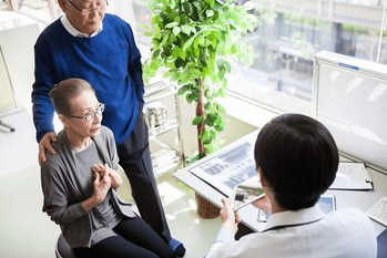 シニア,医師