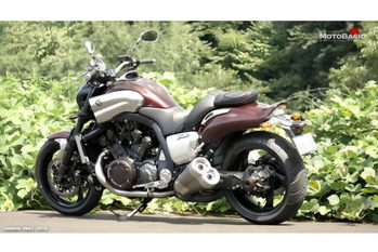 1,679ccエンジンが唸る怒涛のドラッグマシン・VMAX