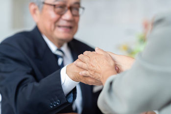 寄付金は損金算入に含まれる？法人税との関係性と押さえておきたい注意点