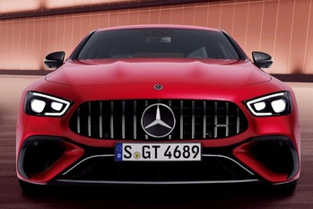 4リットルV8ツインターボエンジンを搭載した改良型の「メルセデスAMG GT 63S 4MATIC＋」が日本上陸