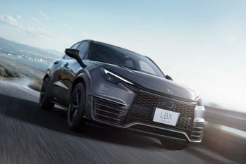 MORIZOやレーシングドライバーとともに徹底的に鍛え上げたレクサスLBXのハイパフォーマンスモデルが登場