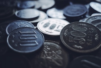 植田総裁が隠した2つの本音、円安進行でYCC見直しへ