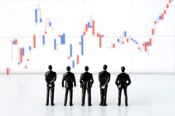 不動産ファンドはどれくらい儲かる？J-REITと不動産クラウドファンディングのリターンを比較