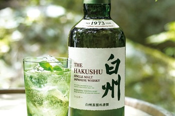 国内外から着実に評価を高める「白州」。おすすめの銘柄やオークション落札価格をご紹介