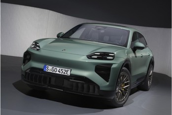 フル電動パワートレインを搭載したBEVモデルのポルシェ・カイエンが日本デビュー