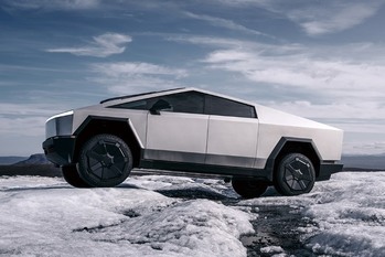 テスラの話題作、サイバートラックのデリバリーが米国でスタートした