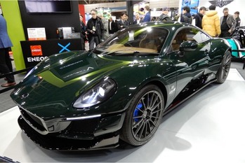 ケータハムはEVスポーツカー「プロジェクトV」の最新プロトタイプを、モーガンは新型フラッグシップモデルの「スーパースポーツ」を東京オートサロン2026で披露