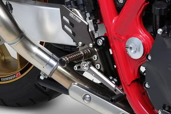 より楽しいライディングへ　CB1300SF/SB用ステップKIT ヨシムラから登場