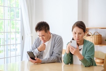 格安スマホの利用率が増加中。切り替えるべき ? ほかにもお得な選択肢はある ?