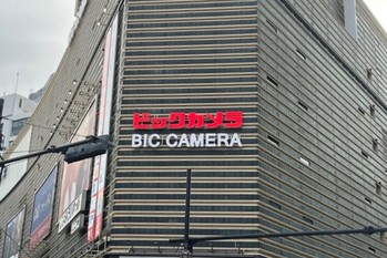 インバウンド増加が顕著な「ビックカメラ」、業界トップの「ヤマダ」との間に生じた差とは